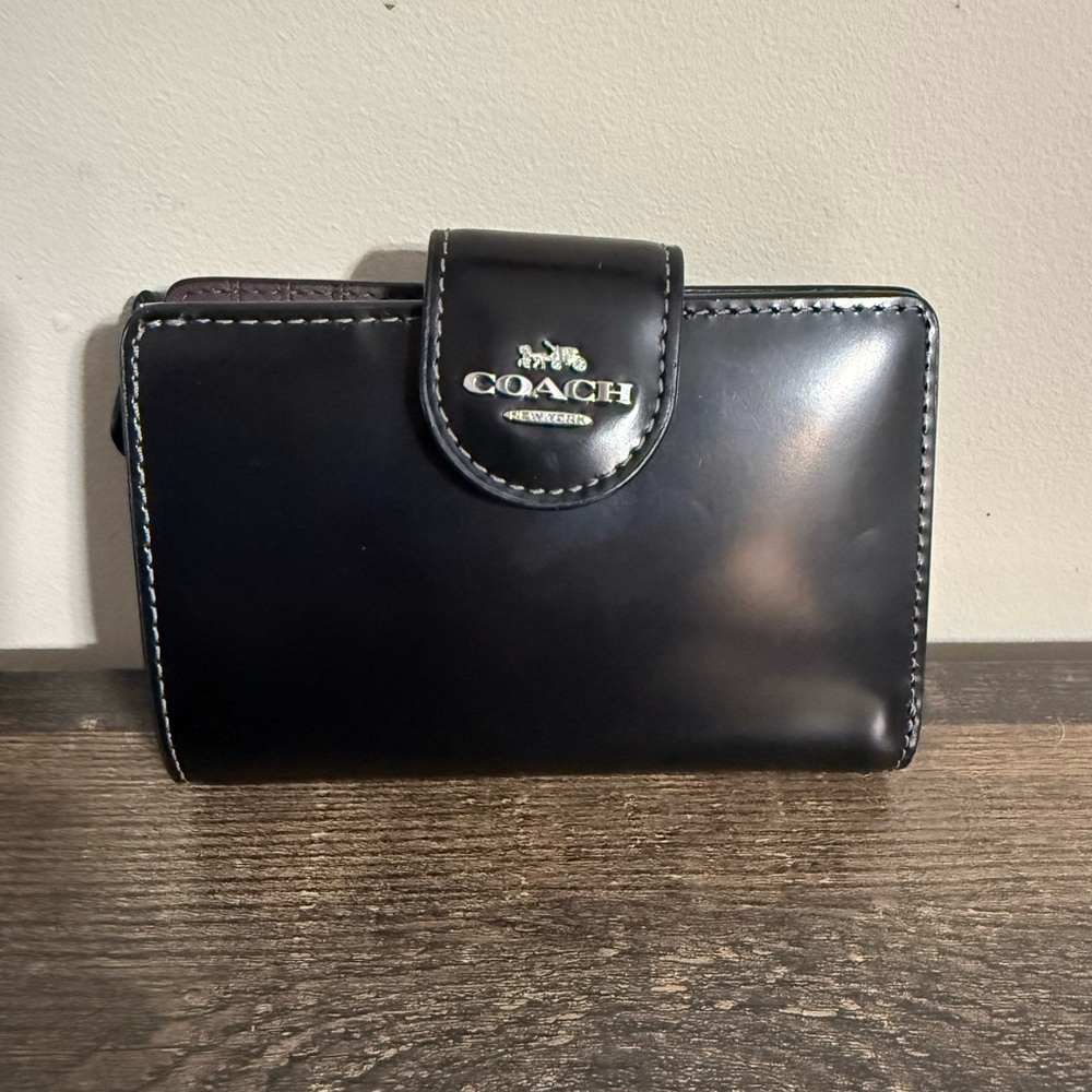 Coach Medium Corner Zip Wallet